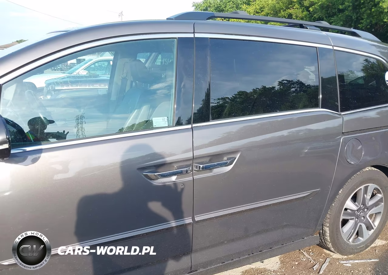 2015 Honda Odyssey Touring-Touring Elite VIN:5FNRL5H98FB021235 - 14