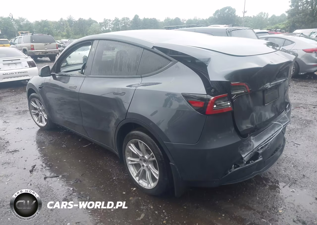 2023 Tesla Model Y Awd-Long Range Dual Motor All-Wheel Drive VIN:7SAYGDEE7PF979654 - 3