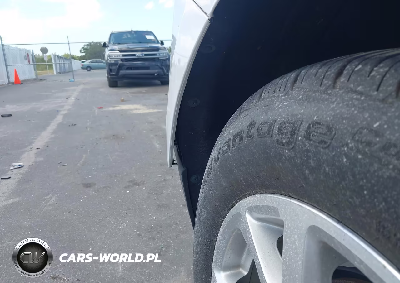 2019 Chevrolet Equinox Premier VIN:3GNAXREU8KS670463 - 21