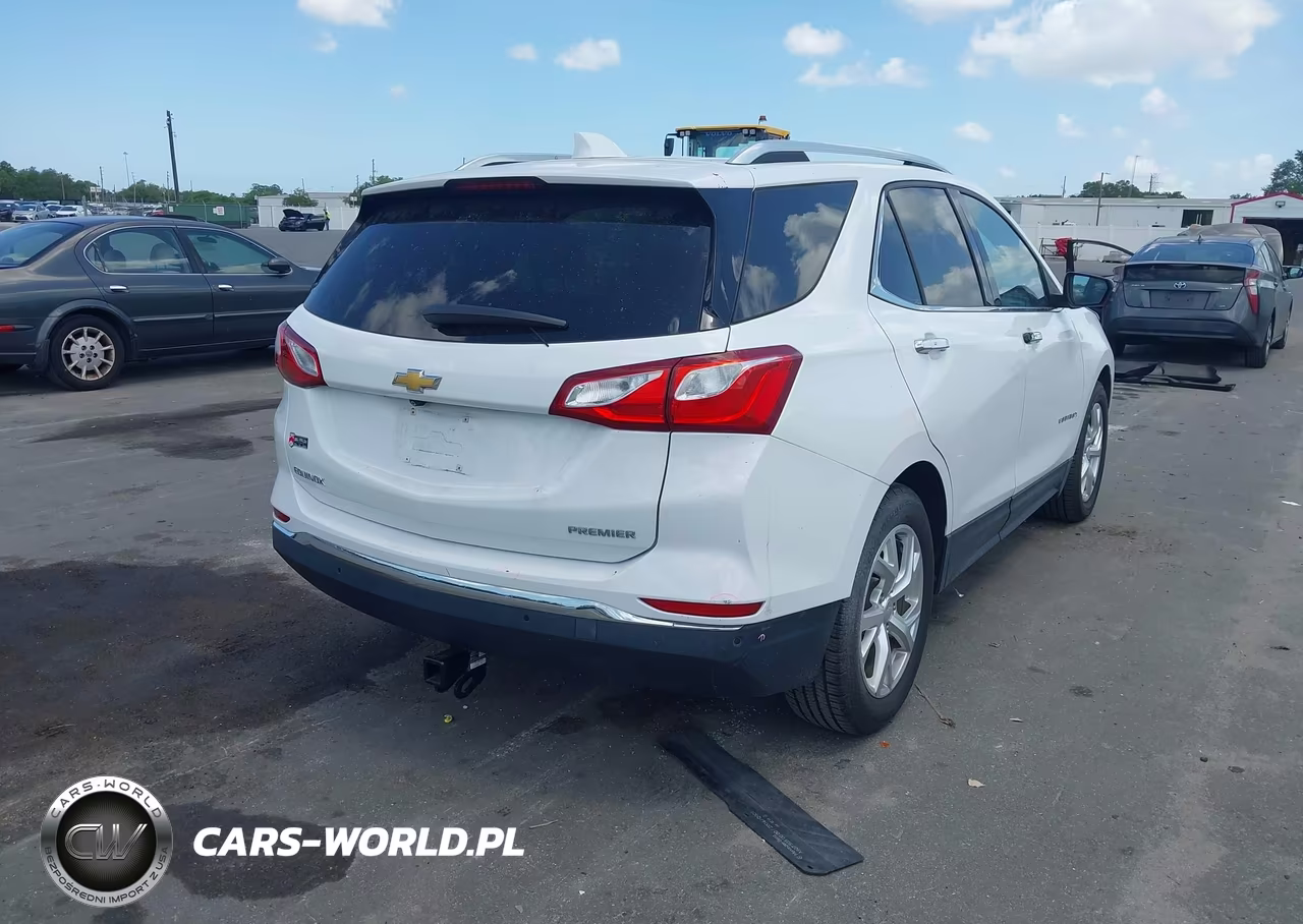 2019 Chevrolet Equinox Premier VIN:3GNAXREU8KS670463 - 4