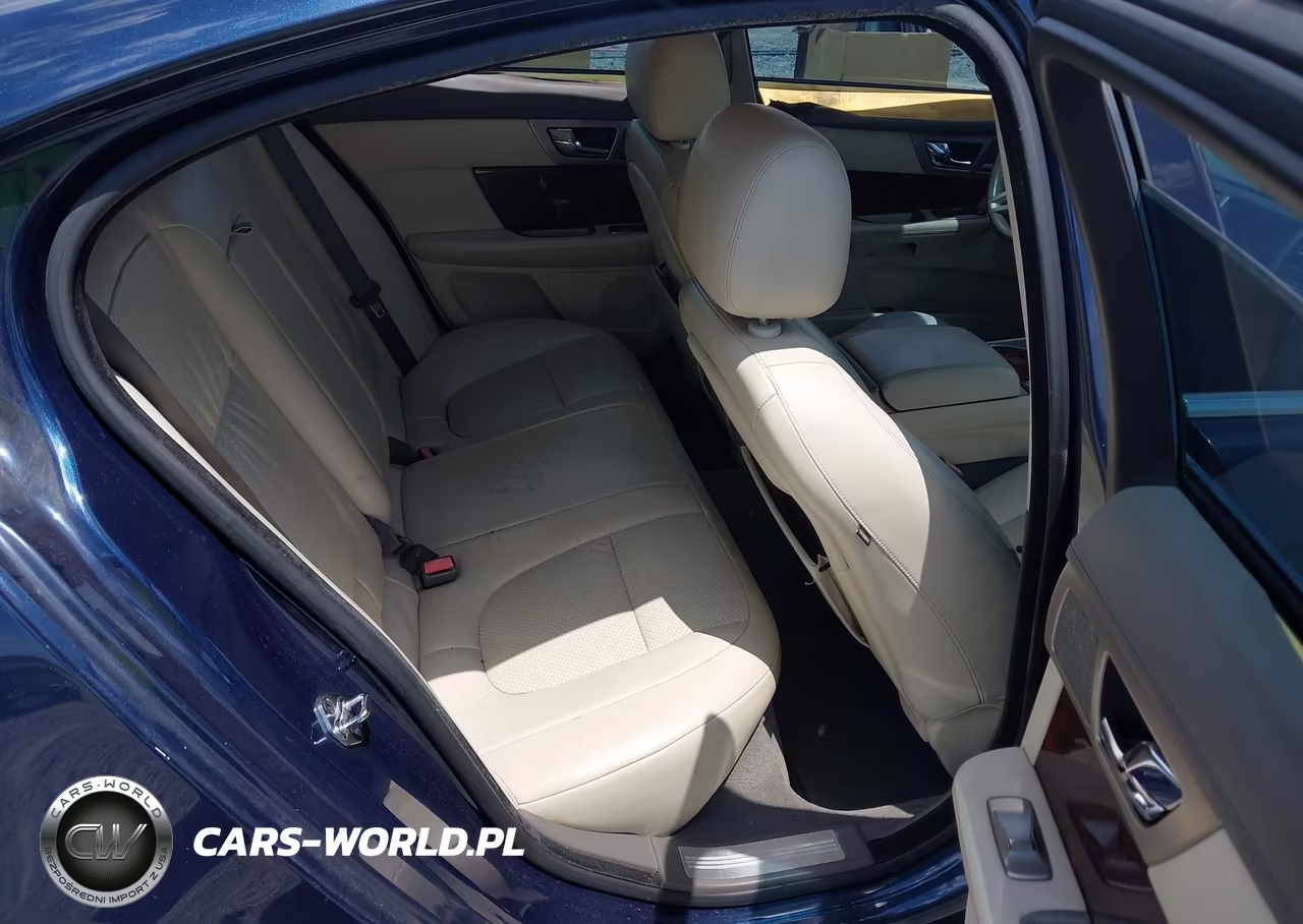 2009 Jaguar Xf Supercharged VIN:SAJWA07C891R37419 - 8