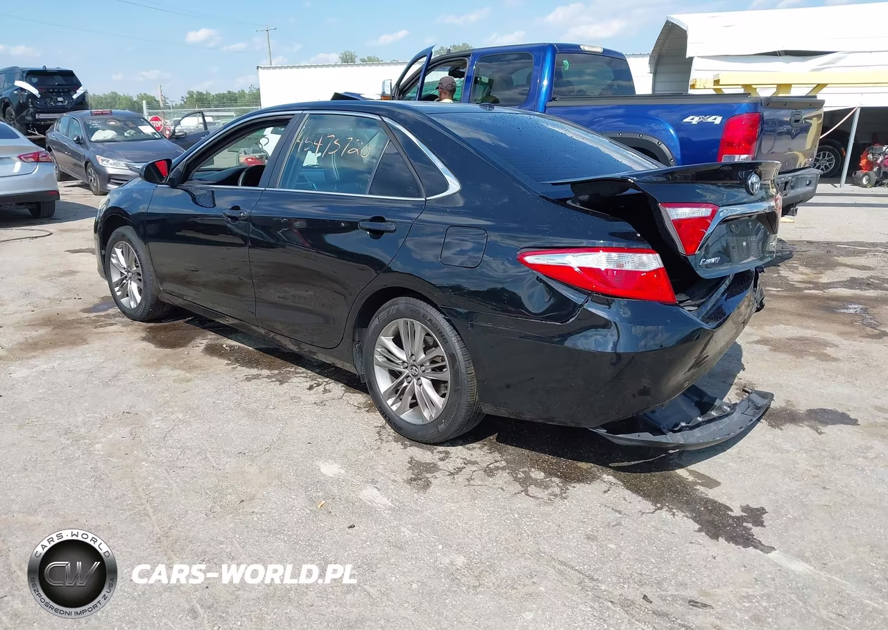 2017 Toyota Camry Se VIN:4T1BF1FK8HU300231 - 3