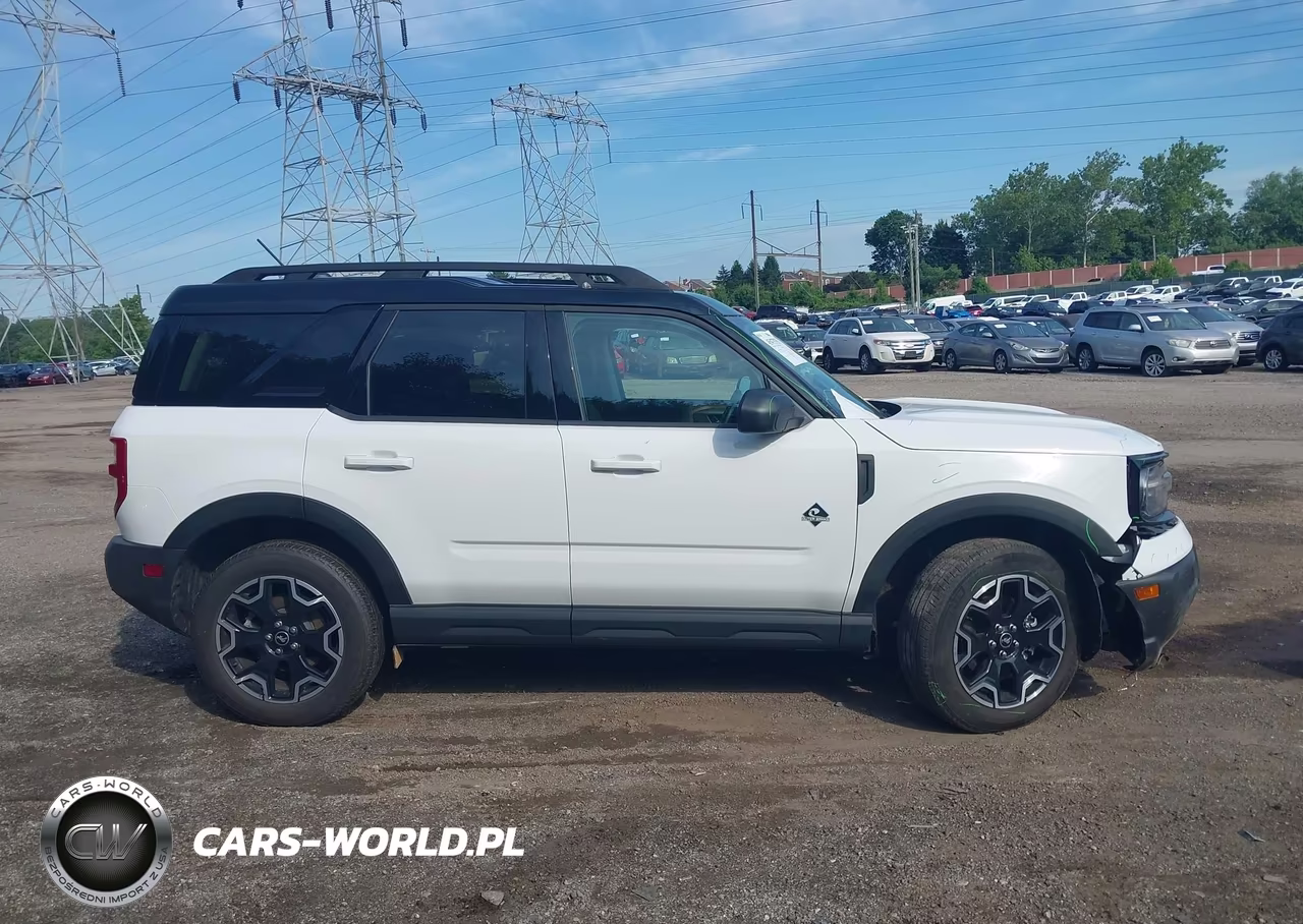 2025 Ford Bronco Sport Outer Banks VIN:3FMCR9CN7SRE36583 - 14