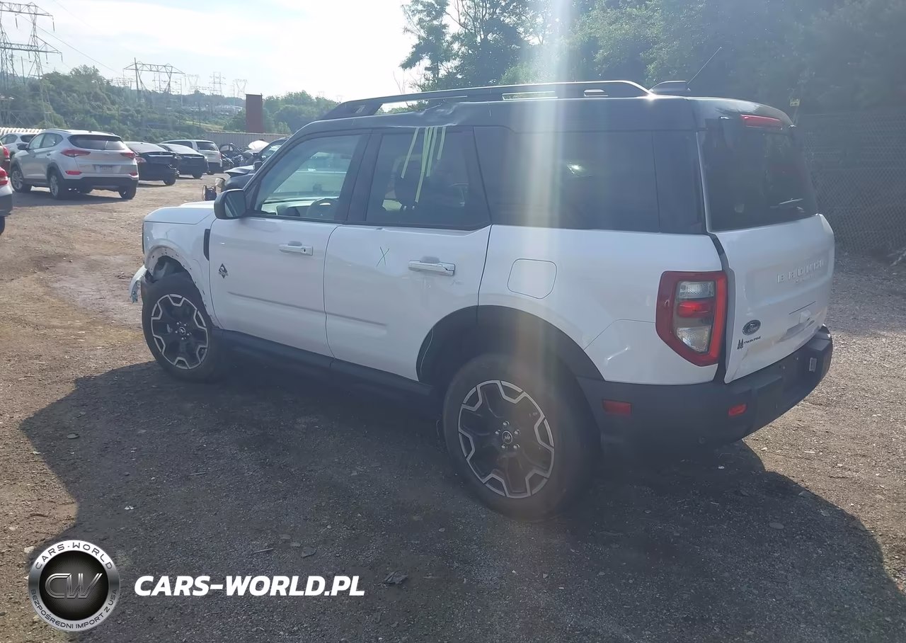 2025 Ford Bronco Sport Outer Banks VIN:3FMCR9CN7SRE36583 - 3