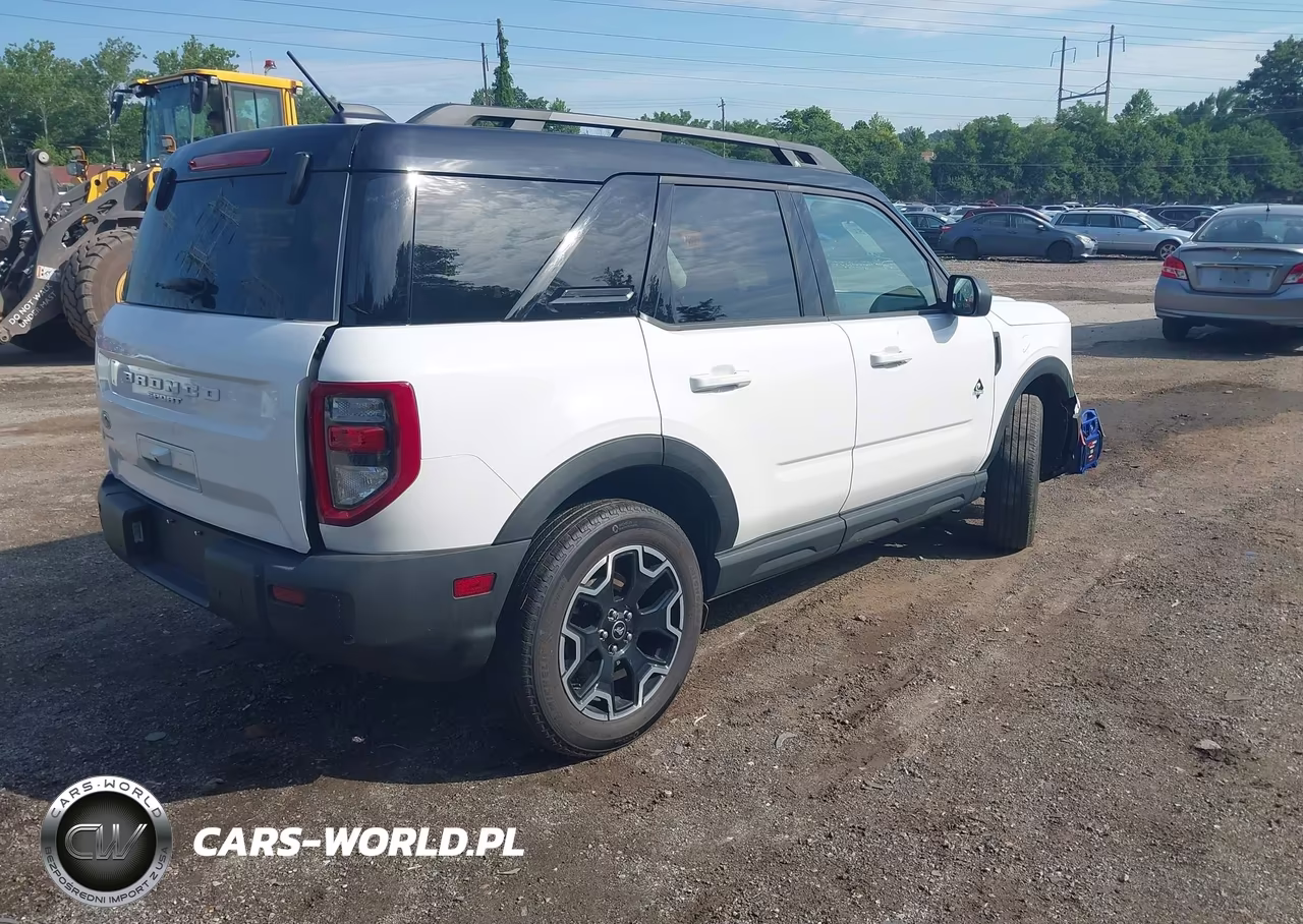 2025 Ford Bronco Sport Outer Banks VIN:3FMCR9CN7SRE36583 - 4