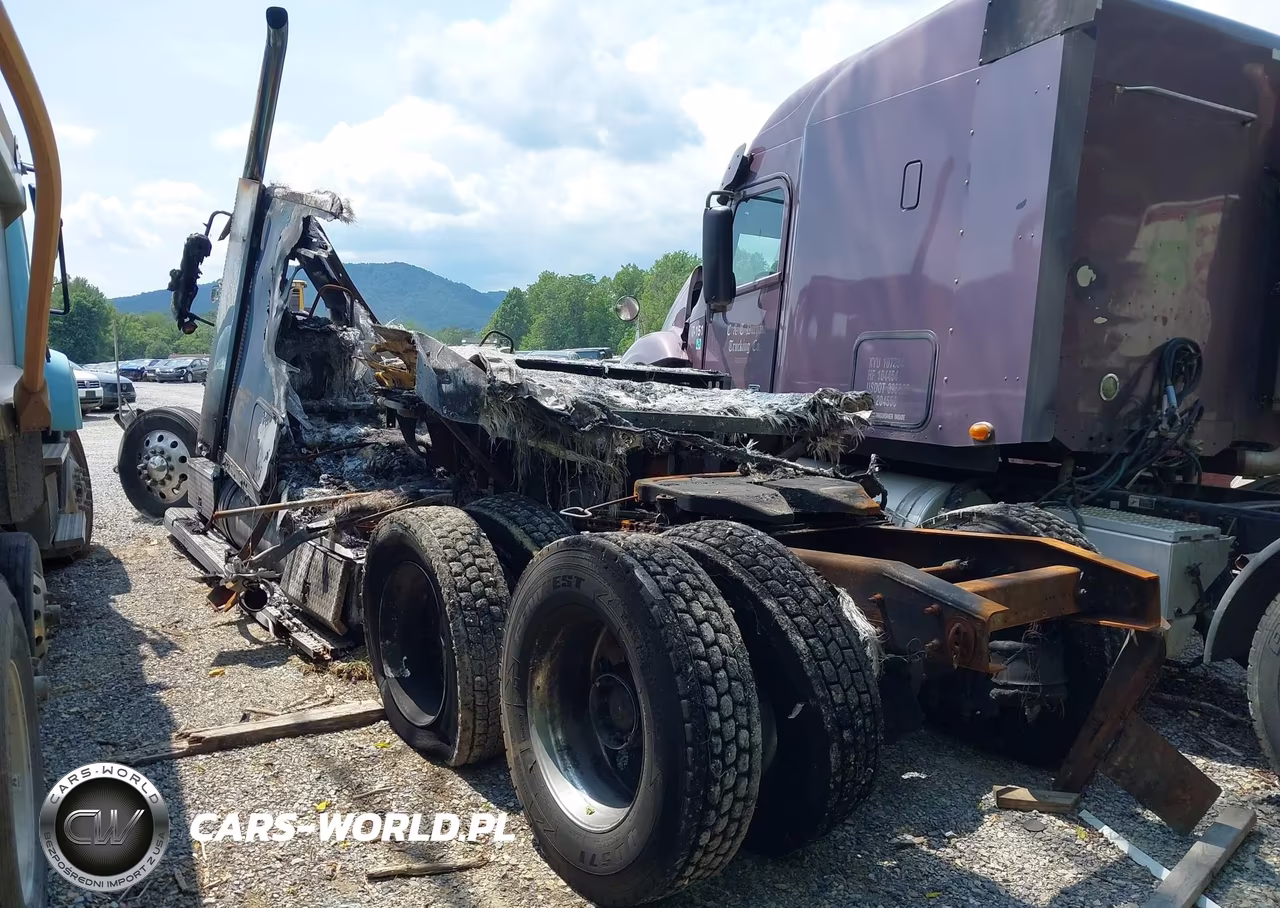 2018 Freightliner Conventional Coronado 132 VIN:3ALXFB001JDJX0096 - 4