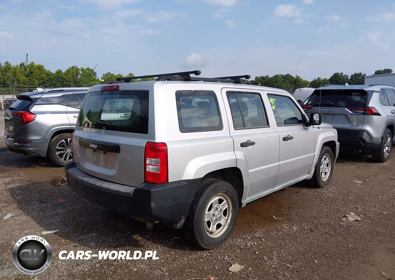 2010 Jeep Patriot Sport VIN:1J4NF2GBXAD572754 - 4