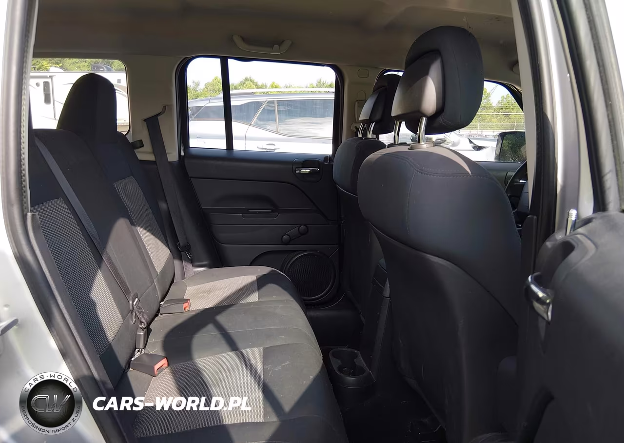 2010 Jeep Patriot Sport VIN:1J4NF2GBXAD572754 - 8