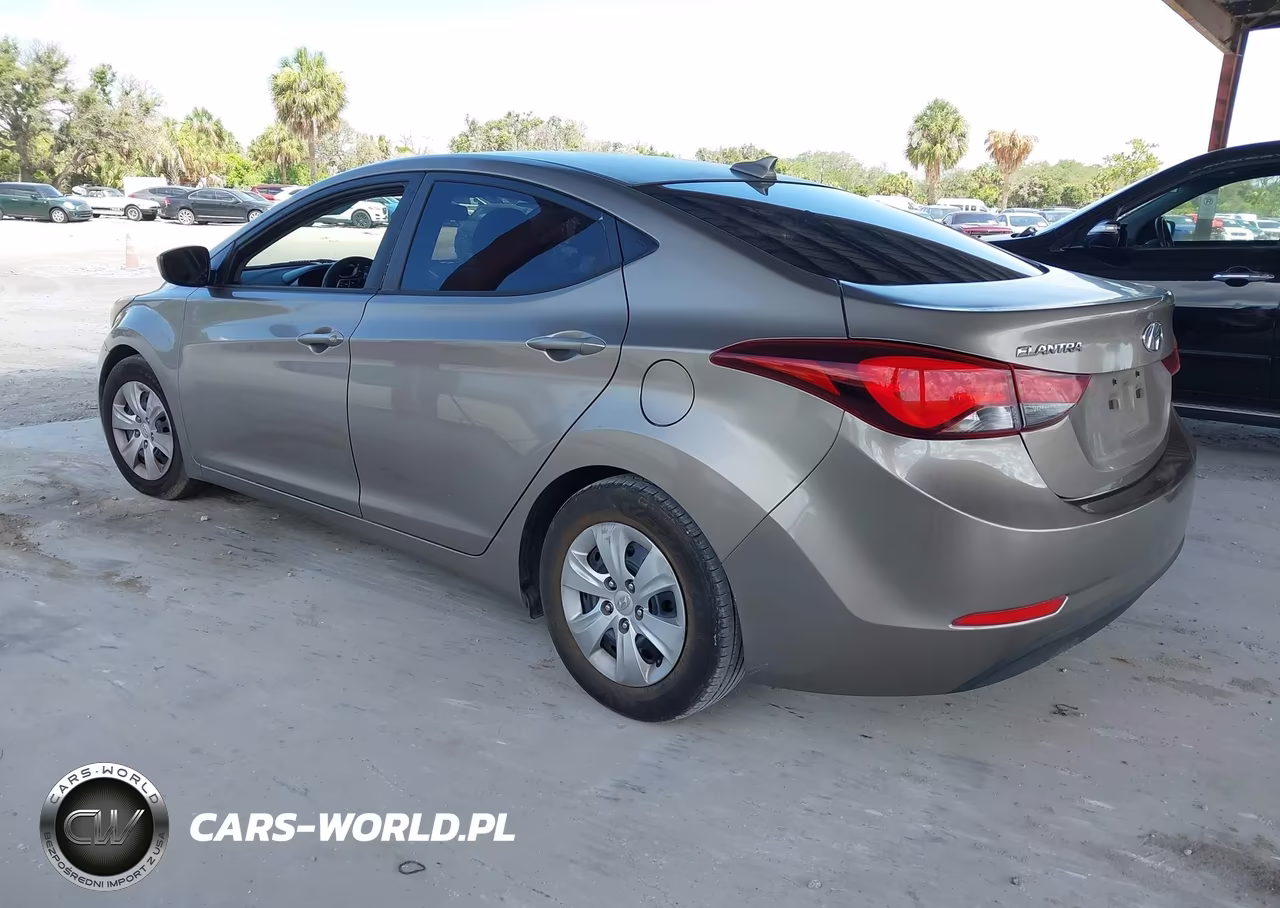 2016 Hyundai Elantra Se VIN:5NPDH4AE4GH695124 - 3