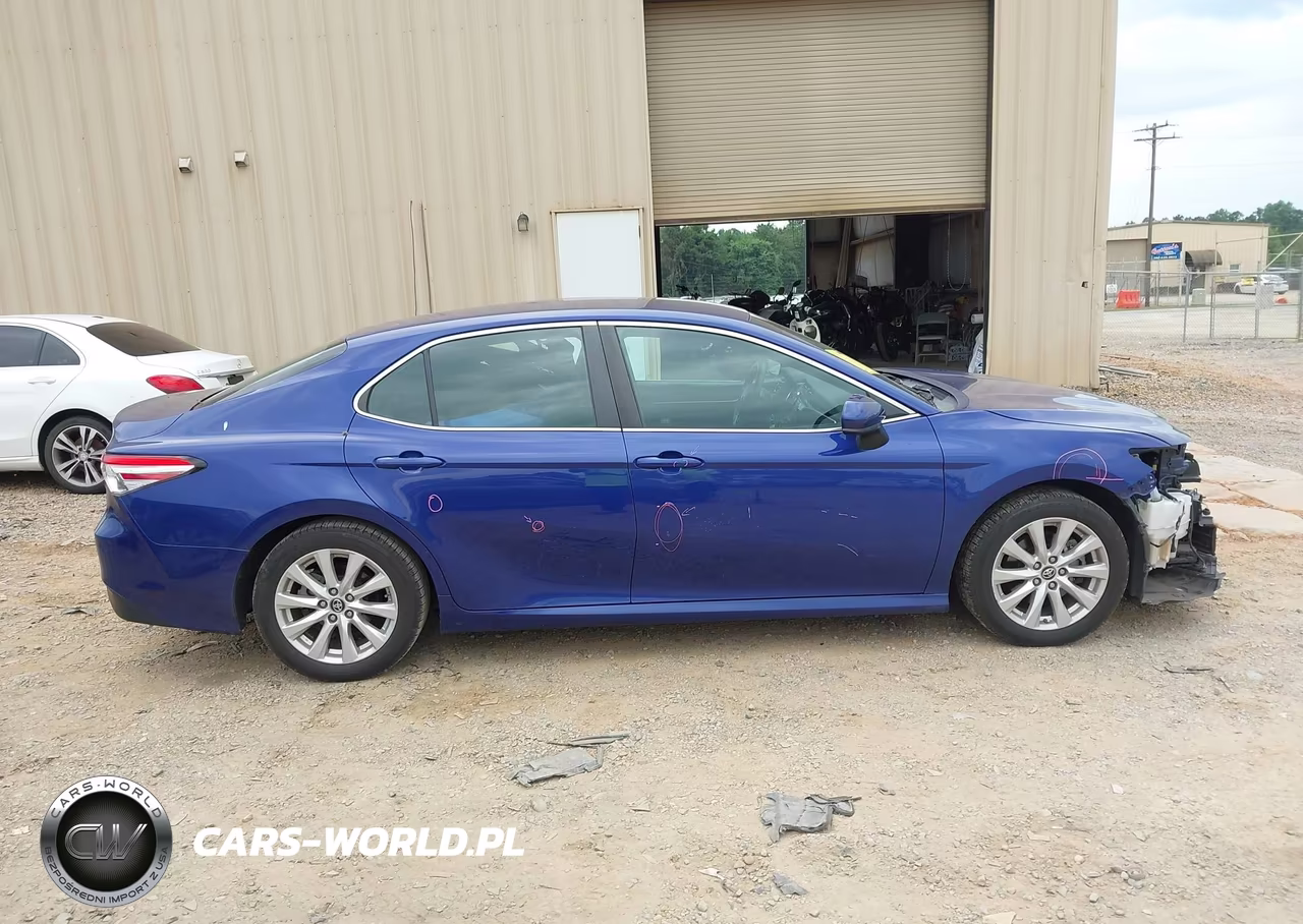 2018 Toyota Camry Le VIN:4T1B11HK3JU524637 - 14