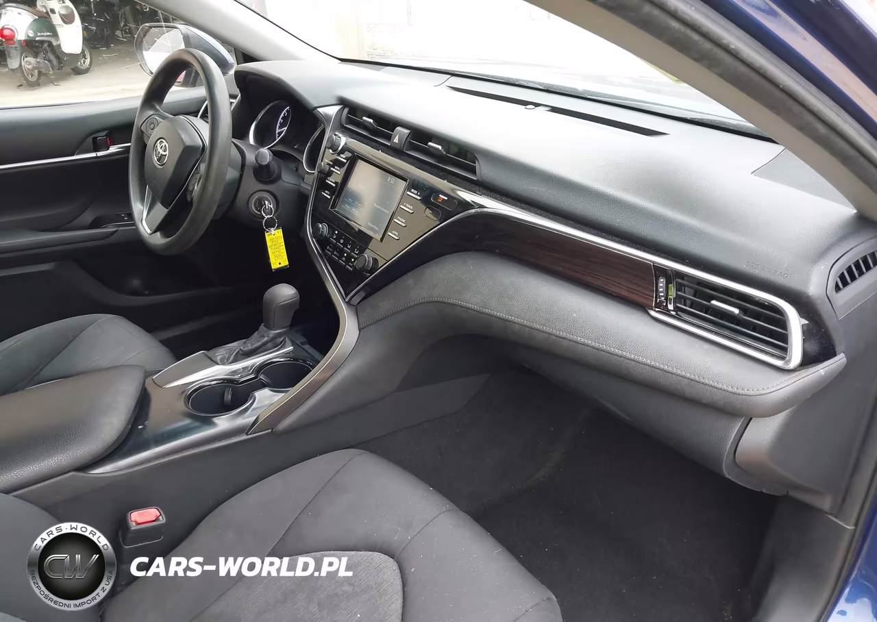 2018 Toyota Camry Le VIN:4T1B11HK3JU524637 - 5