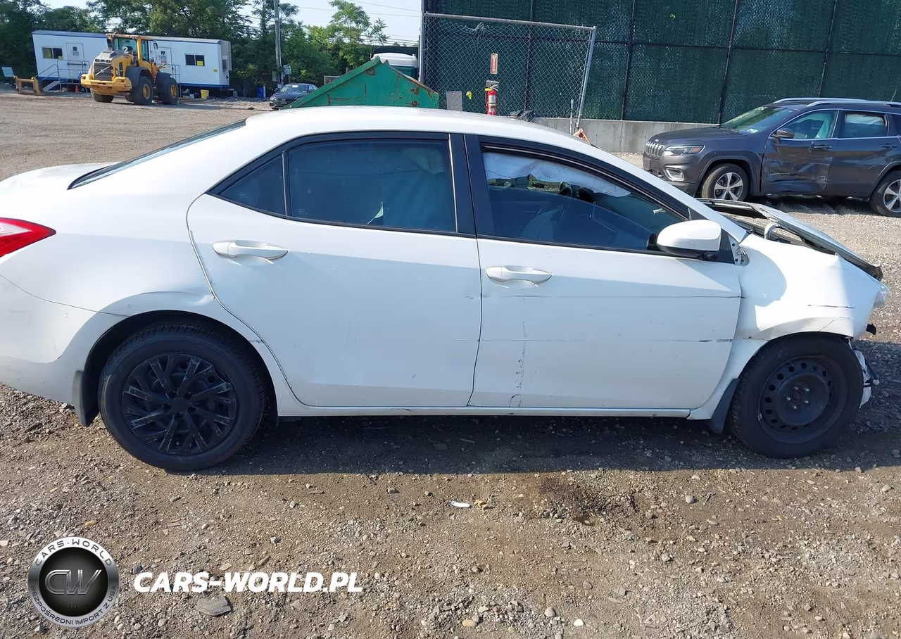 2018 Toyota Corolla Le VIN:2T1BURHE9JC044281 - 13