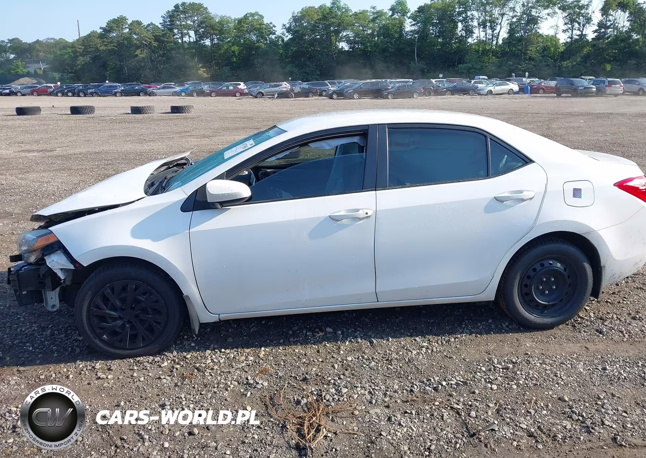 2018 Toyota Corolla Le VIN:2T1BURHE9JC044281 - 14