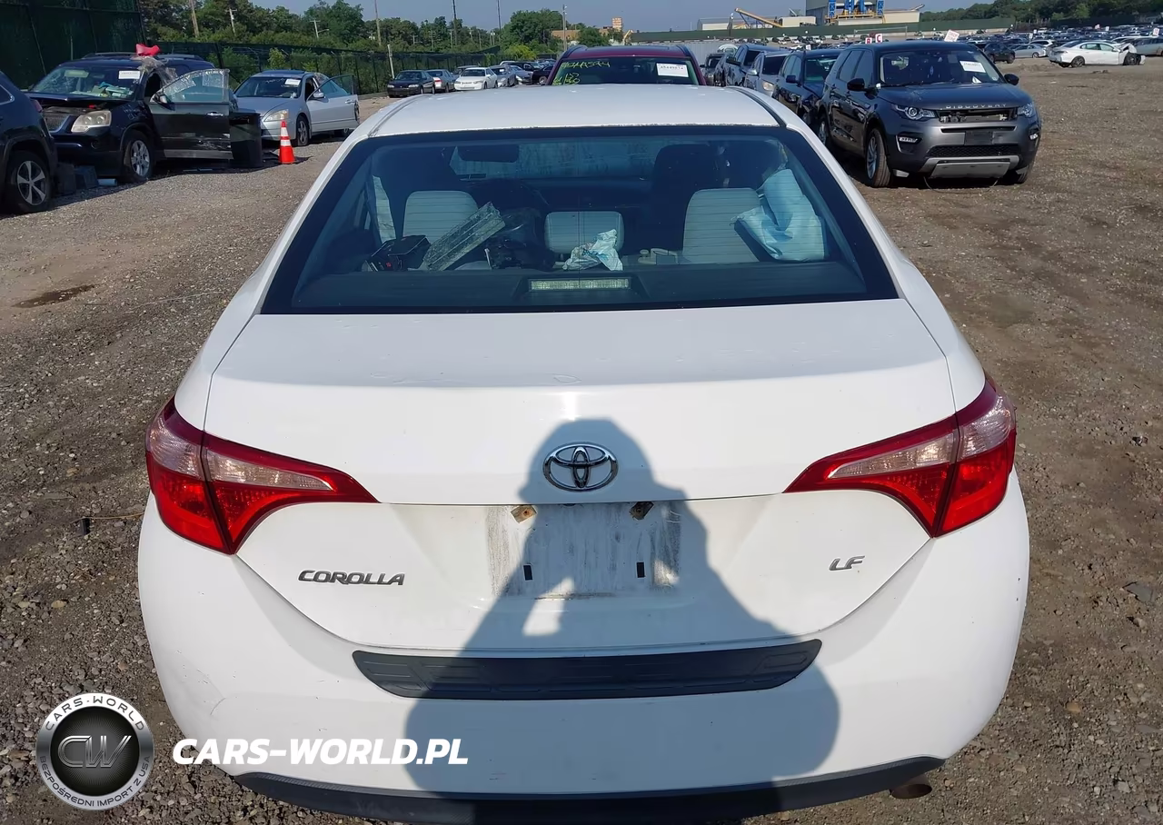 2018 Toyota Corolla Le VIN:2T1BURHE9JC044281 - 16