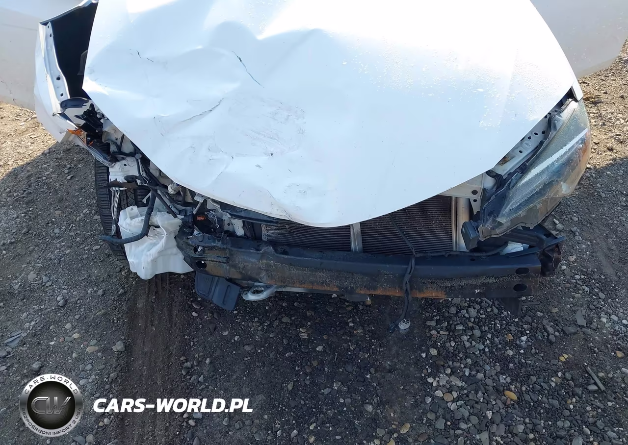2018 Toyota Corolla Le VIN:2T1BURHE9JC044281 - 6