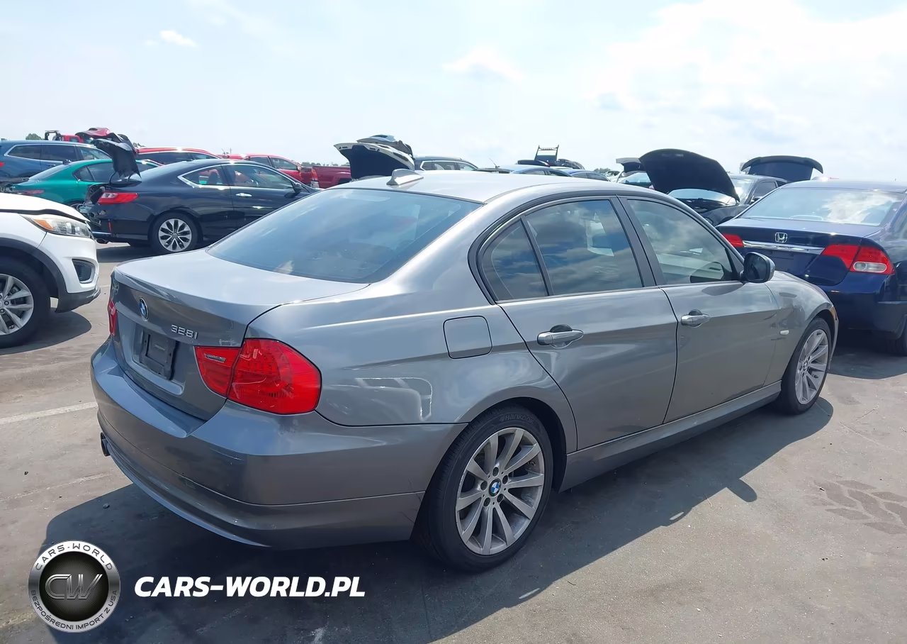 2011 BMW 328I VIN:WBAPH7G52BNN04294 - 4