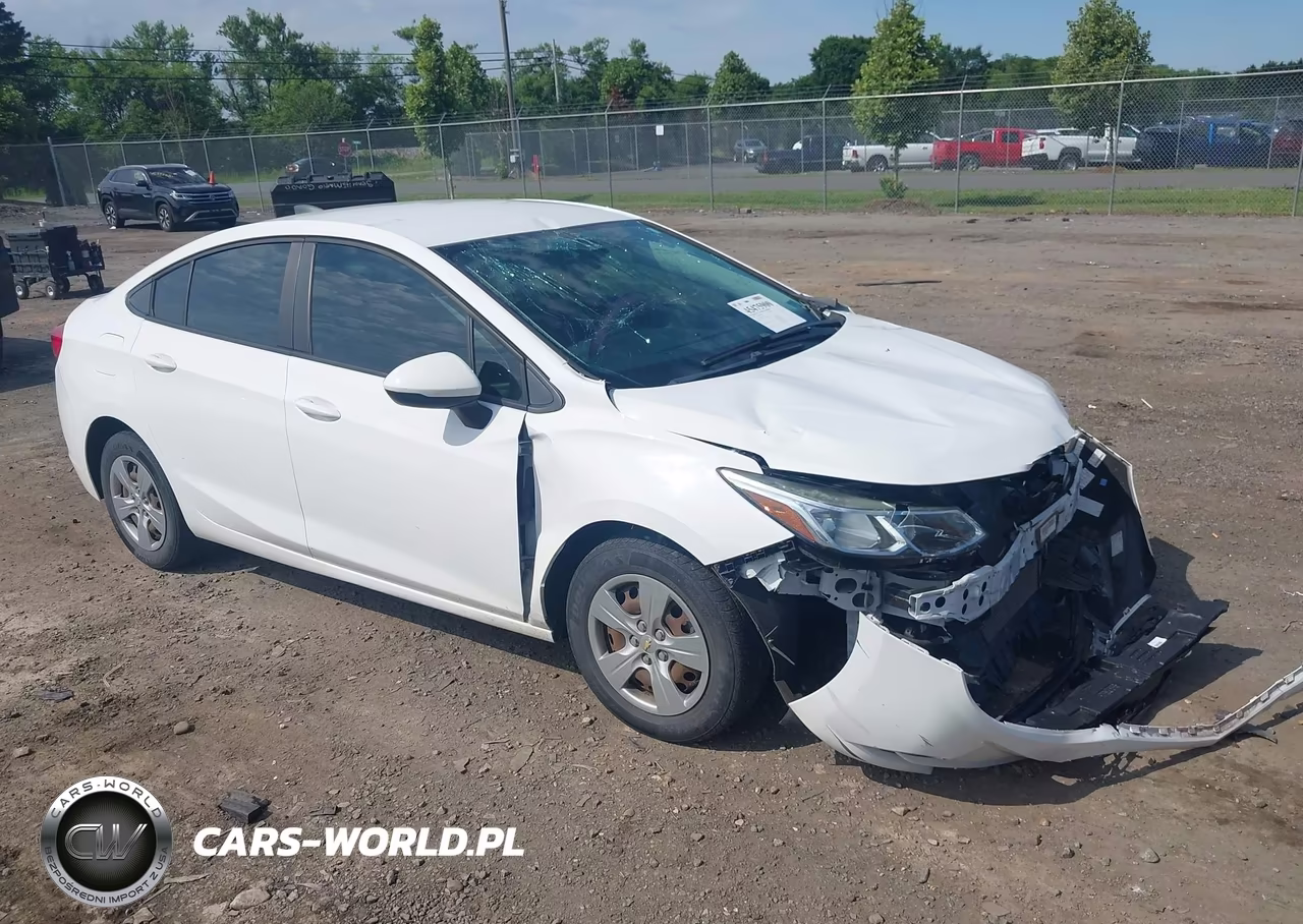 2017 Chevrolet Cruze Ls Auto – zdjęcie 1 z 16