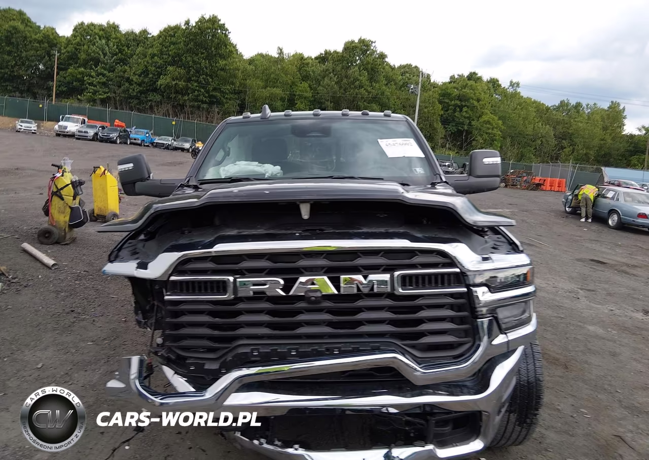 2025 Ram 2500 Tradesman 4X4 8' Box VIN:3C6UR5HJ5SG586878 - 12