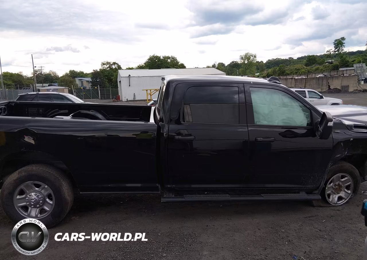 2025 Ram 2500 Tradesman 4X4 8' Box VIN:3C6UR5HJ5SG586878 - 13