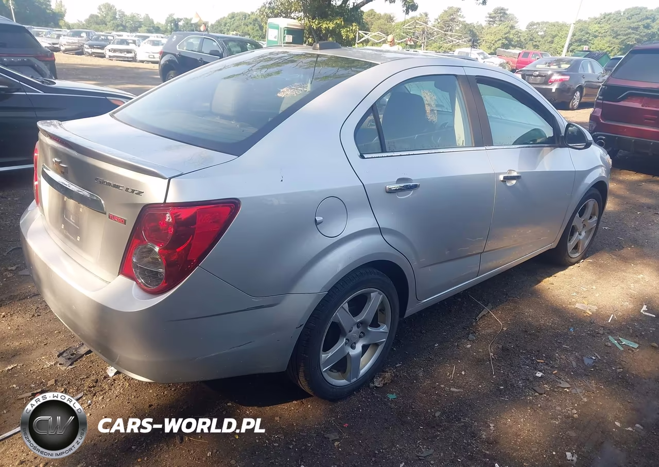 2015 Chevrolet Sonic Ltz Auto VIN:1G1JE5SB4F4205123 - 4
