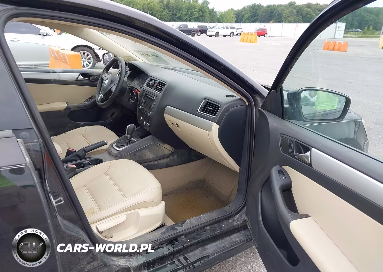 2011 Volkswagen Jetta 2.0L Tdi VIN:3VWLL7AJ0BM130572 - 5