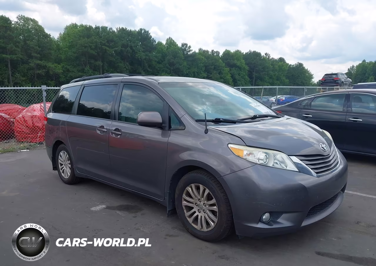 2013 Toyota Sienna Xle V6 8 Passenger VIN:5TDYK3DCXDS347566 - 1