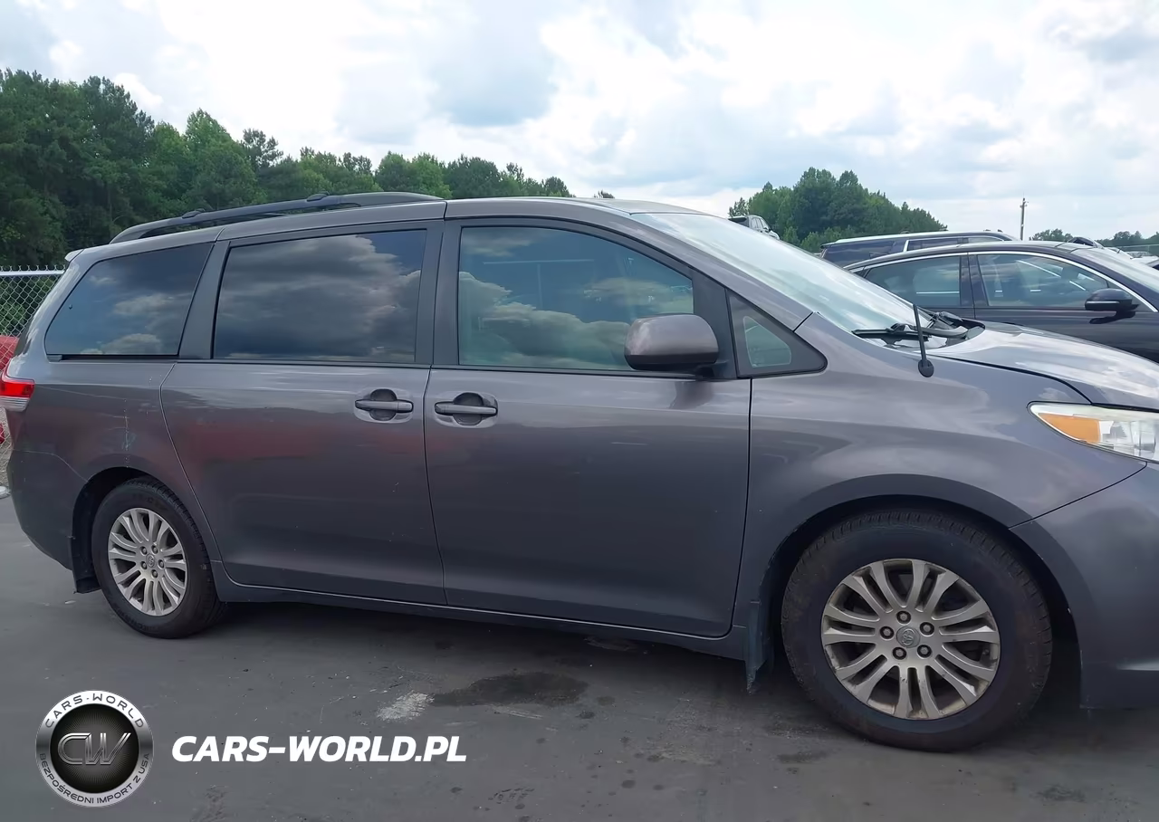2013 Toyota Sienna Xle V6 8 Passenger VIN:5TDYK3DCXDS347566 - 13