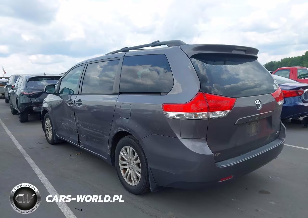2013 Toyota Sienna Xle V6 8 Passenger VIN:5TDYK3DCXDS347566 - 3