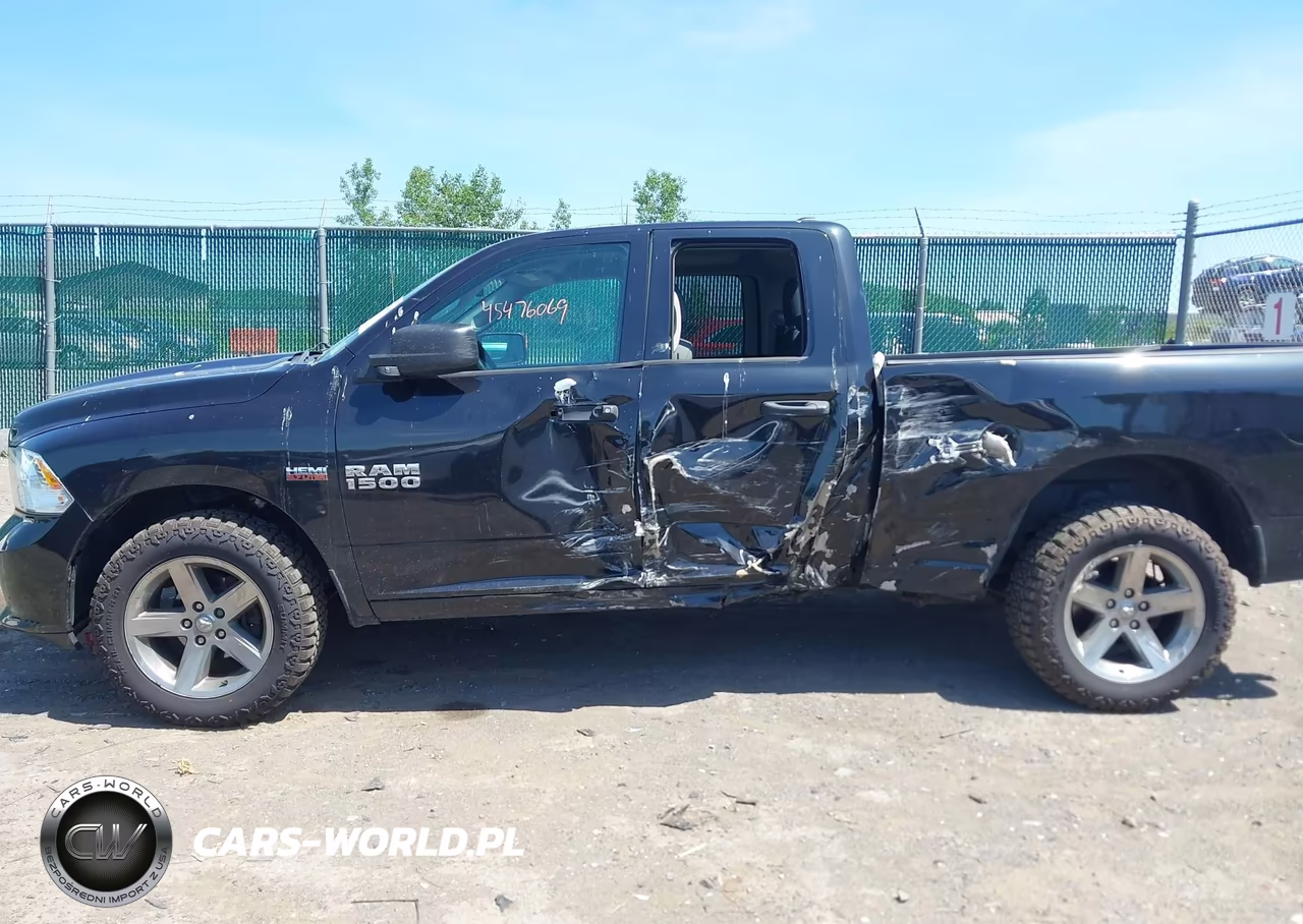2017 Ram 1500 Express 4X4 6'4 Box VIN:1C6RR7FTXHS828488 - 14