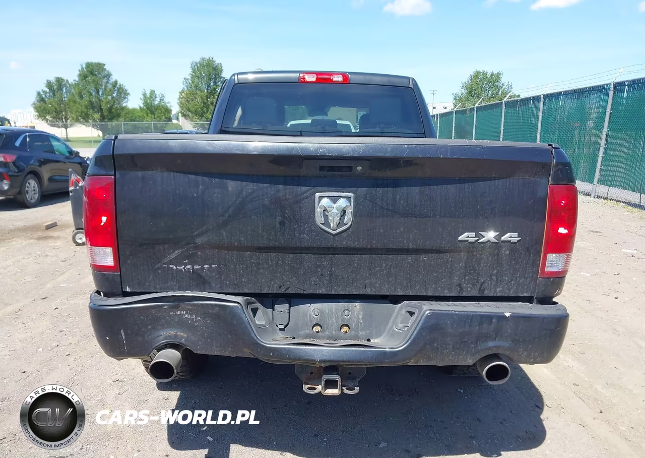 2017 Ram 1500 Express 4X4 6'4 Box VIN:1C6RR7FTXHS828488 - 16