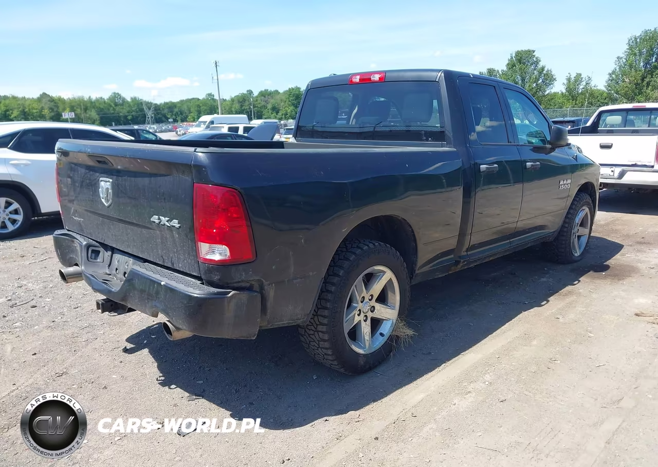 2017 Ram 1500 Express 4X4 6'4 Box VIN:1C6RR7FTXHS828488 - 4