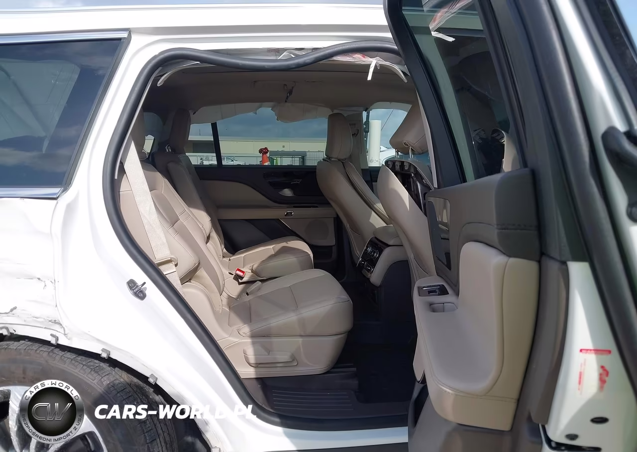2024 Lincoln Aviator Premiere VIN:5LM5J6WC1RGL09657 - 8