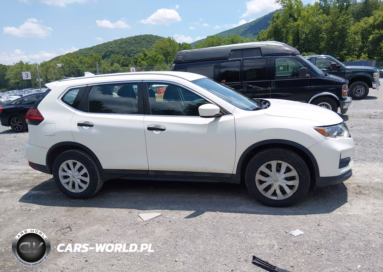 2018 Nissan Rogue S VIN:5N1AT2MV1JC732209 - 13