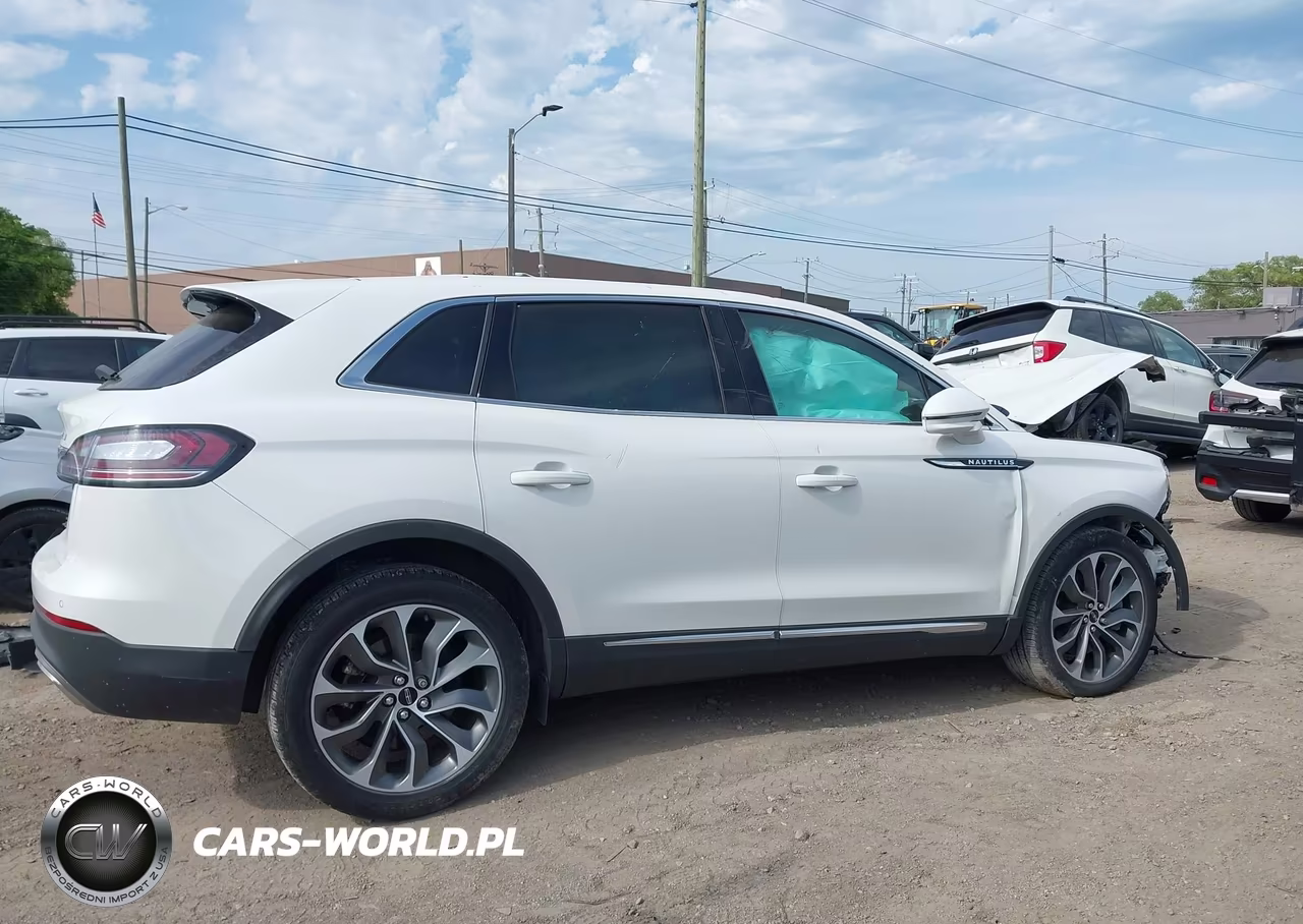 2023 Lincoln Nautilus Reserve VIN:2LMPJ8K90PBL24841 - 13