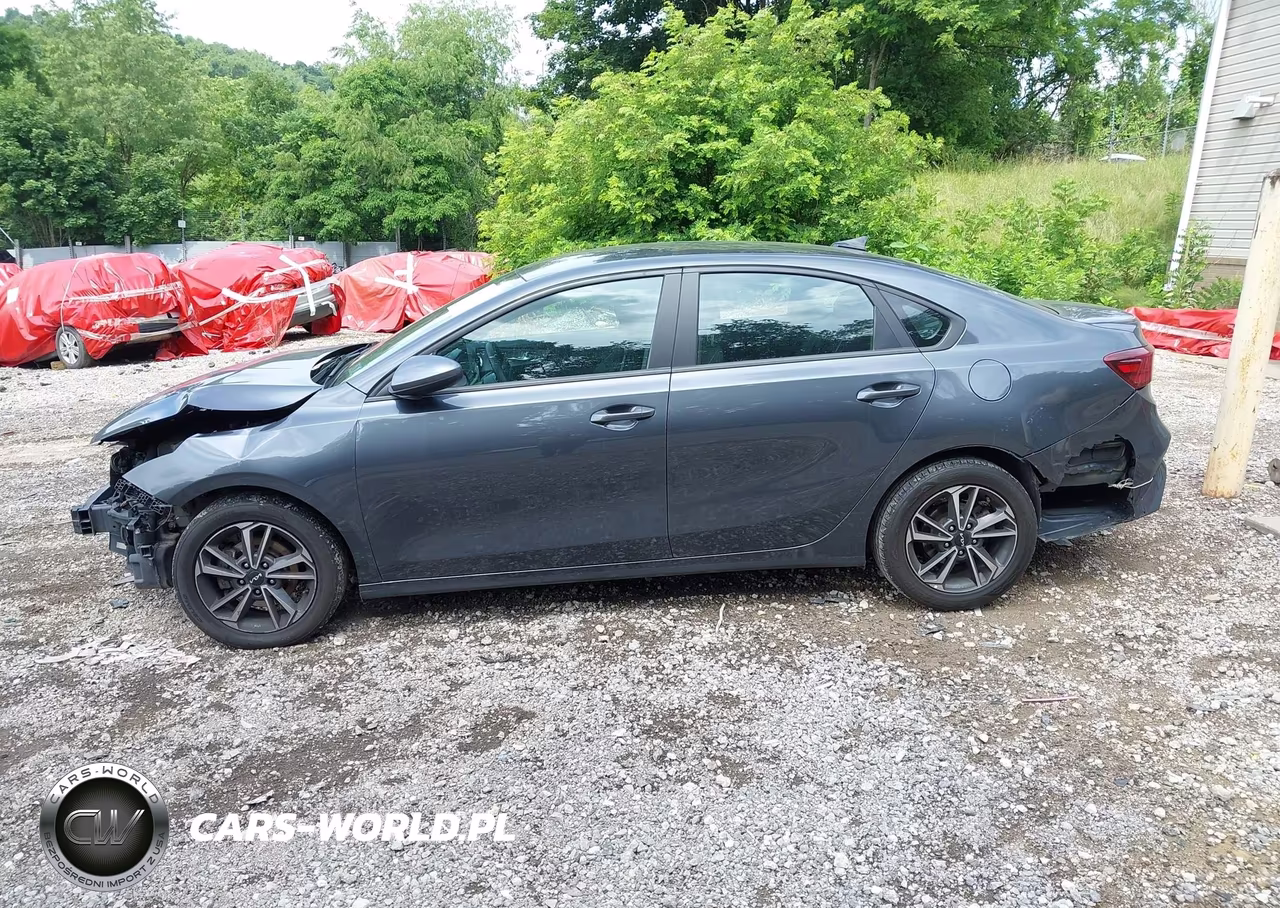 2024 Kia Forte Lxs VIN:3KPF24AD8RE698679 - 14