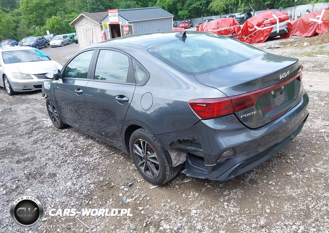 2024 Kia Forte Lxs VIN:3KPF24AD8RE698679 - 3