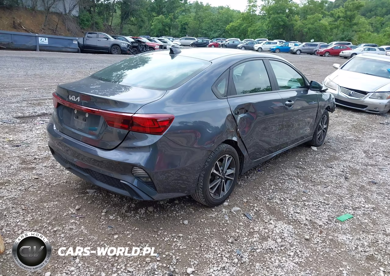 2024 Kia Forte Lxs VIN:3KPF24AD8RE698679 - 4