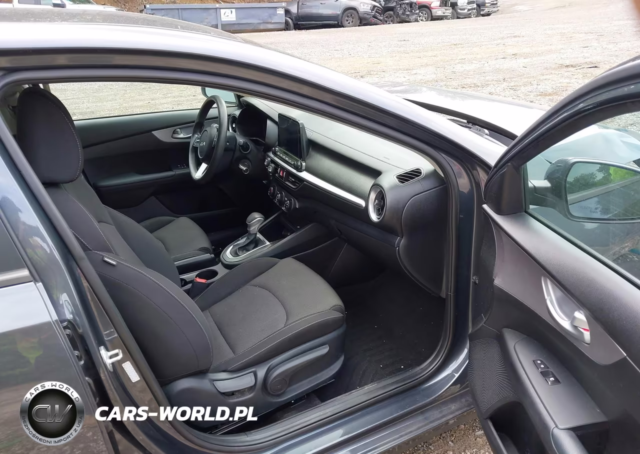 2024 Kia Forte Lxs VIN:3KPF24AD8RE698679 - 5