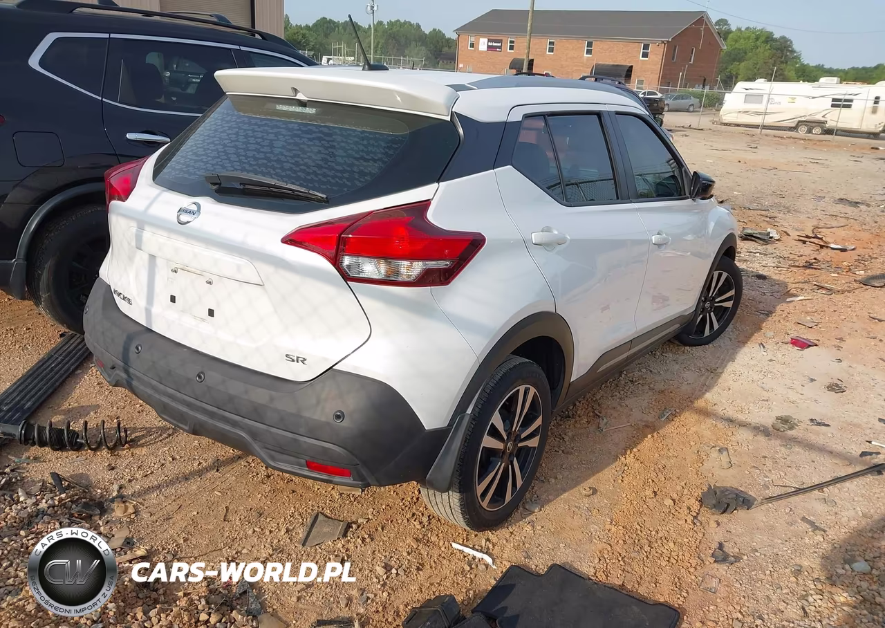 2020 Nissan Kicks Sr Xtronic Cvt VIN:3N1CP5DV9LL530750 - 4