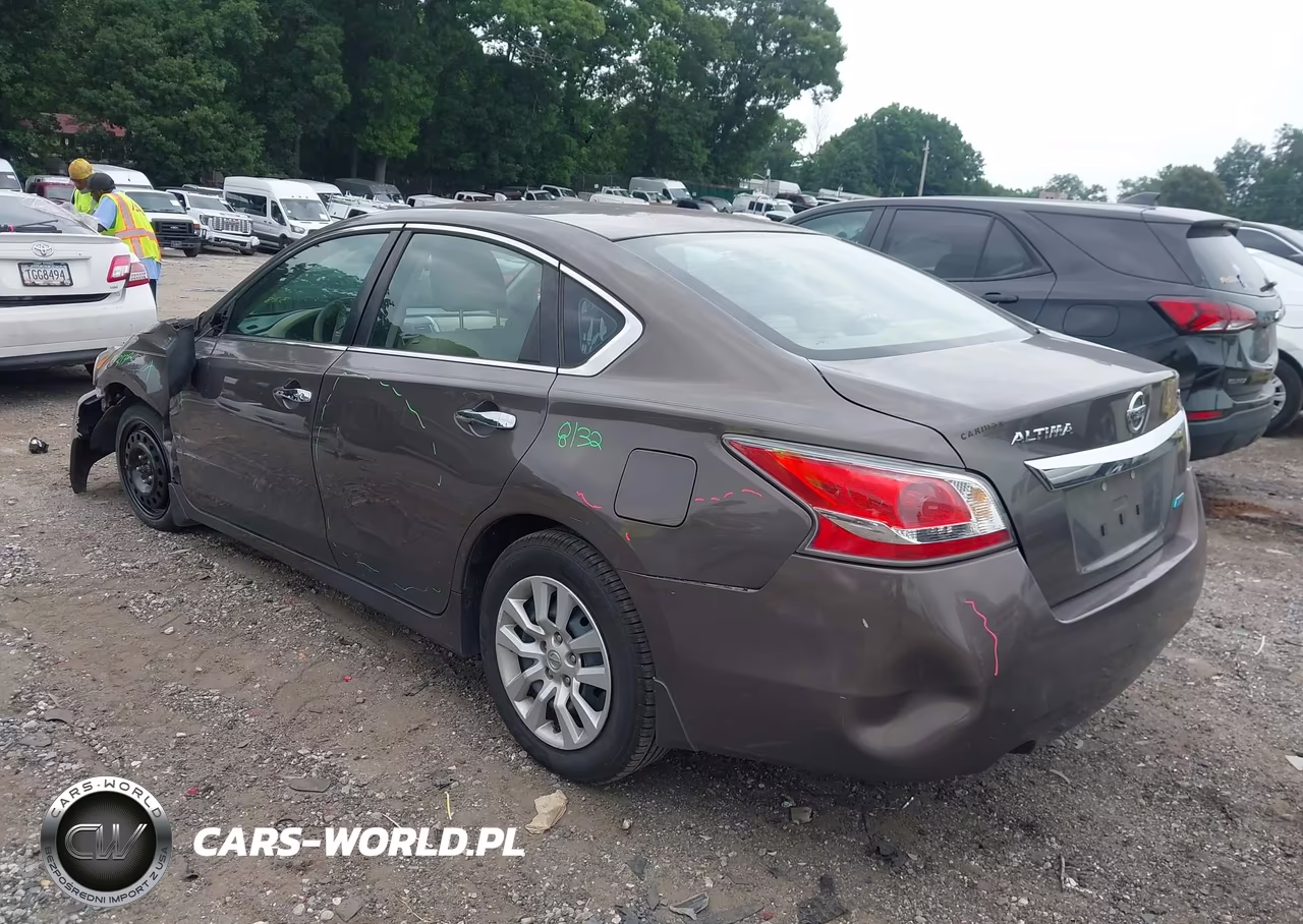 2014 Nissan Altima 2.5 S VIN:1N4AL3AP7EN378910 - 3