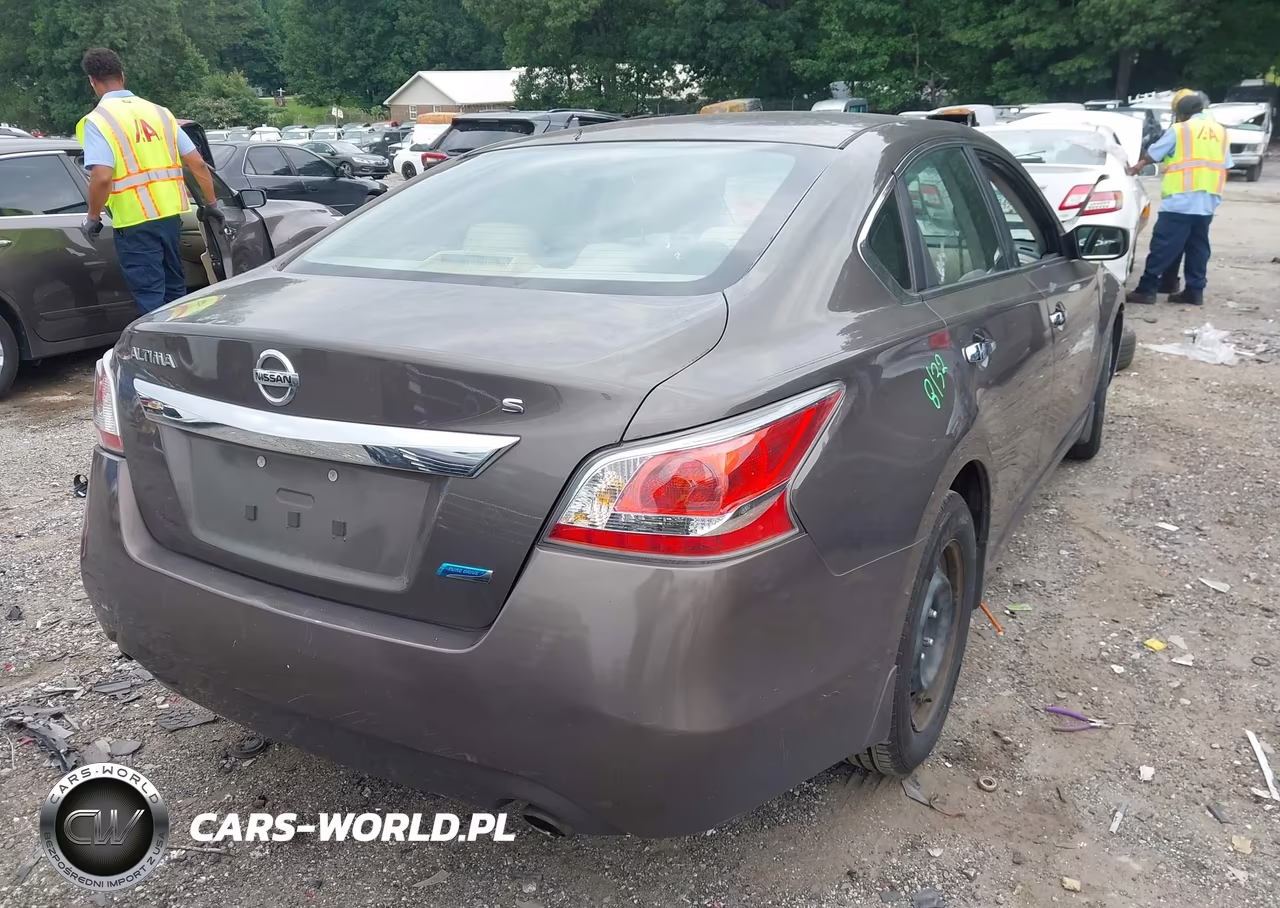 2014 Nissan Altima 2.5 S VIN:1N4AL3AP7EN378910 - 4