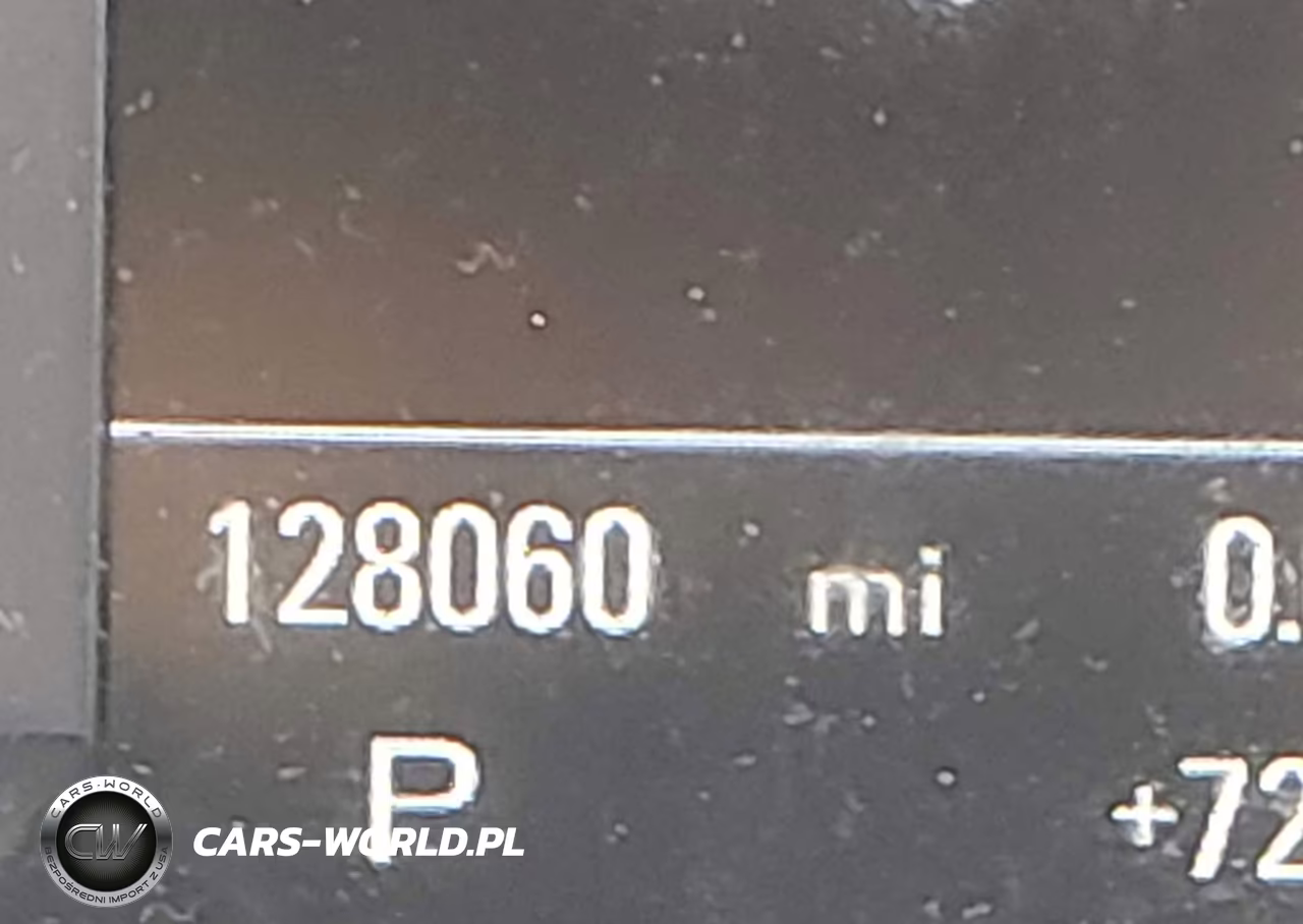2016 Audi A4 Premium Plus VIN:WAUEFAFL5GN009332 - 16