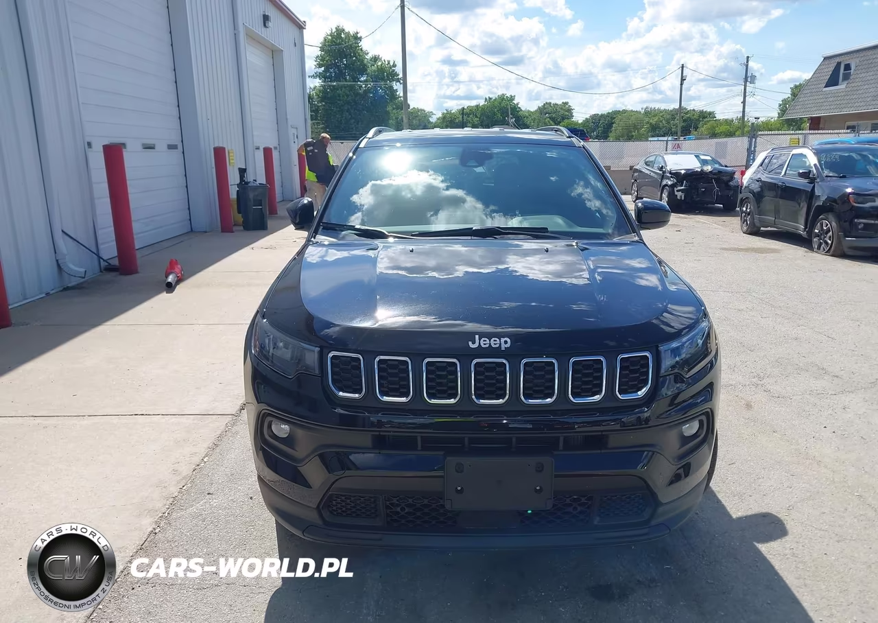 2025 Jeep Compass Latitude 4X4 VIN:3C4NJDBN6ST602135 - 11