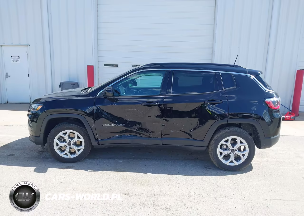 2025 Jeep Compass Latitude 4X4 VIN:3C4NJDBN6ST602135 - 13