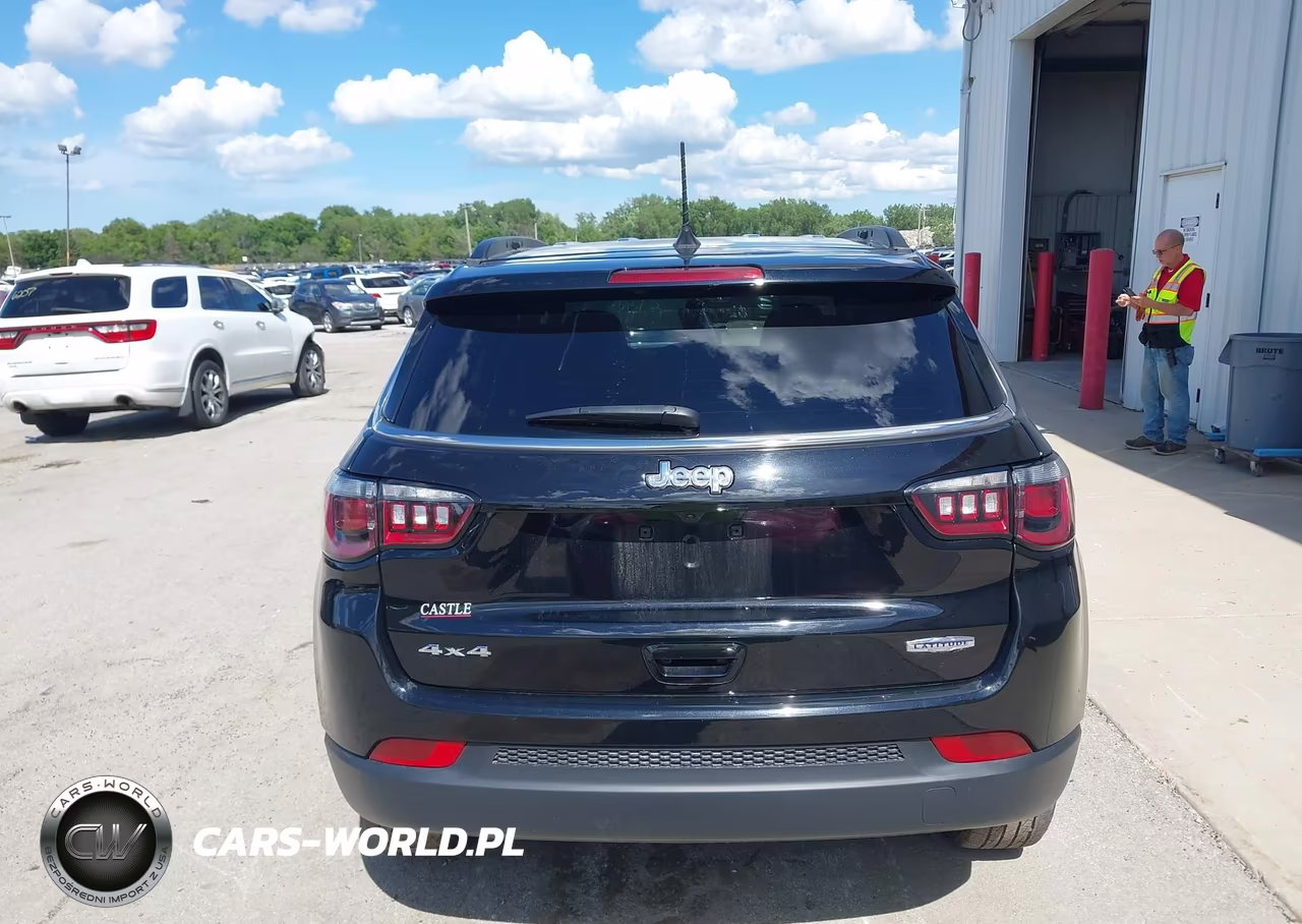 2025 Jeep Compass Latitude 4X4 VIN:3C4NJDBN6ST602135 - 15