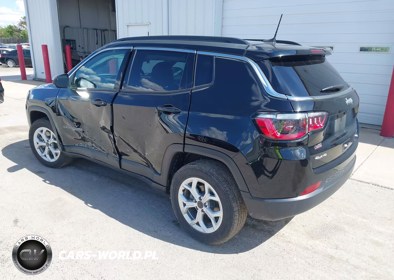 2025 Jeep Compass Latitude 4X4 VIN:3C4NJDBN6ST602135 - 3