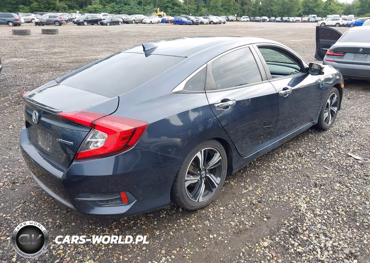 2017 Honda Civic Touring VIN:19XFC1F99HE204683 - 4