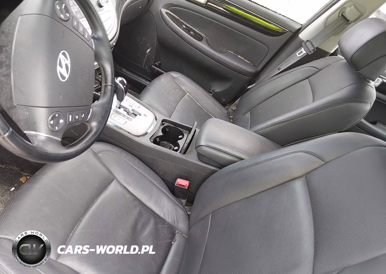 2012 Hyundai Genesis 3.8 VIN:KMHGC4DD0CU158311 - 5