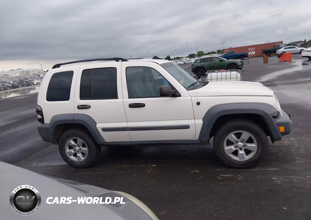 2005 Jeep Liberty Sport VIN:1J4GL48K45W504570 - 13