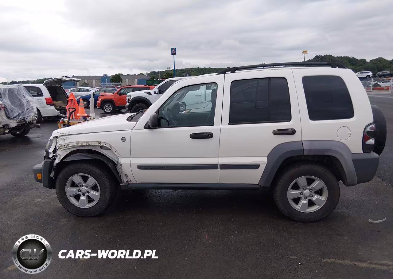 2005 Jeep Liberty Sport VIN:1J4GL48K45W504570 - 14